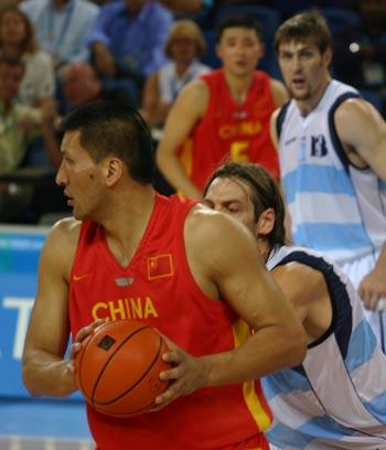 中国男篮vs阿根廷2004